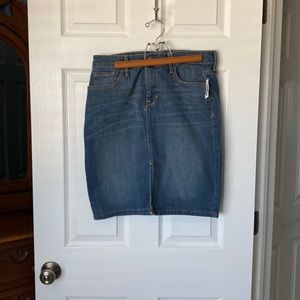 NWT Old Navy denim mini skirt - size 8!